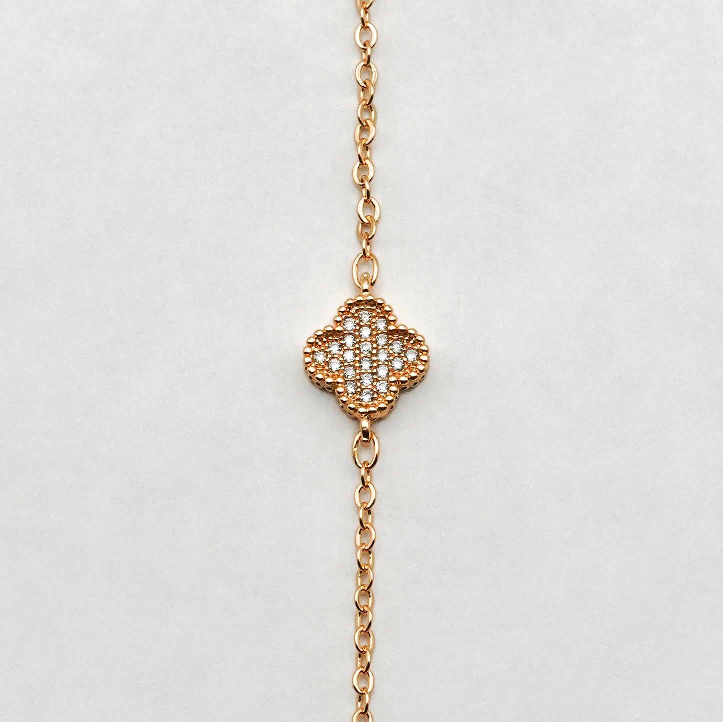 Elegant Gold Clover Bracelet