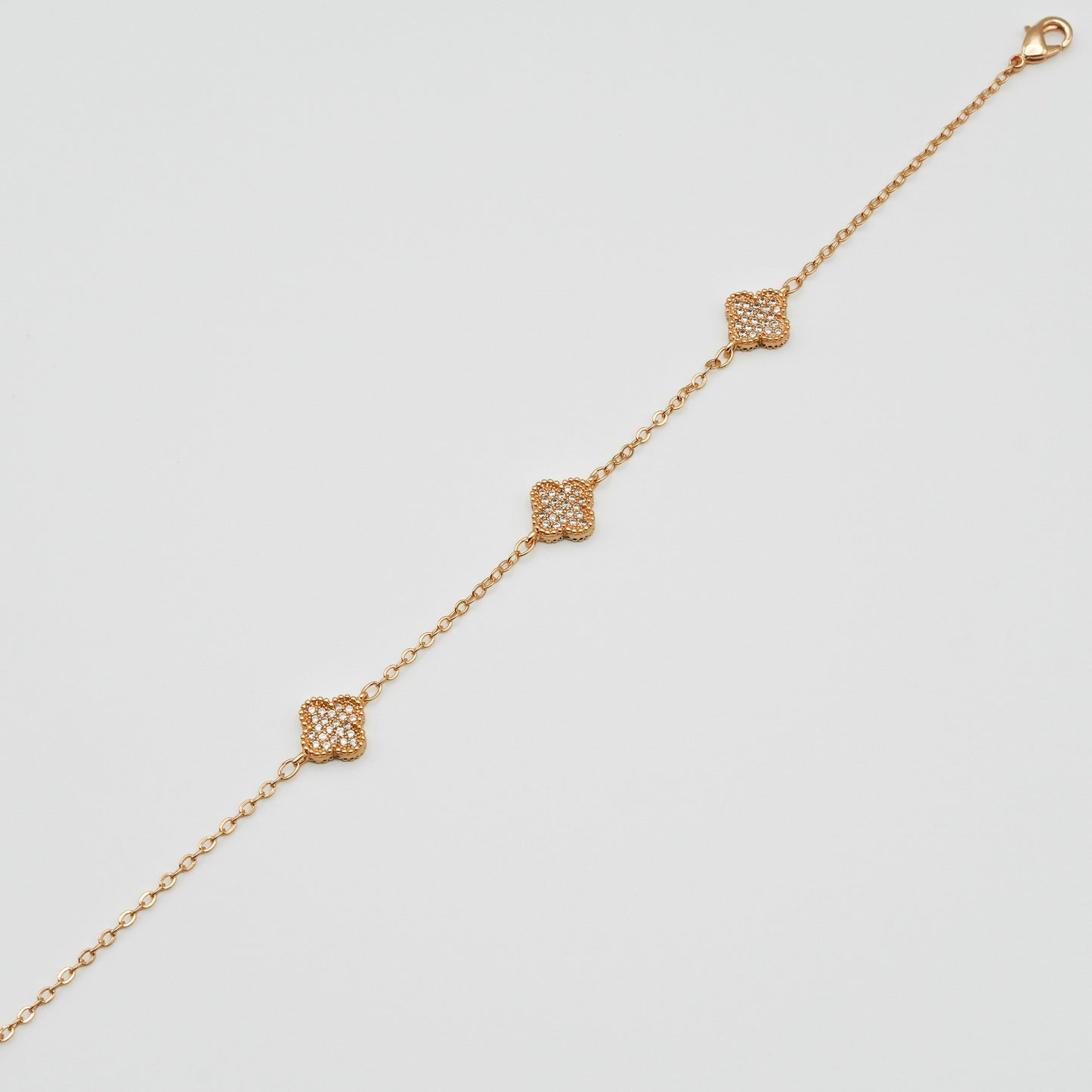 Elegant Gold Clover Bracelet