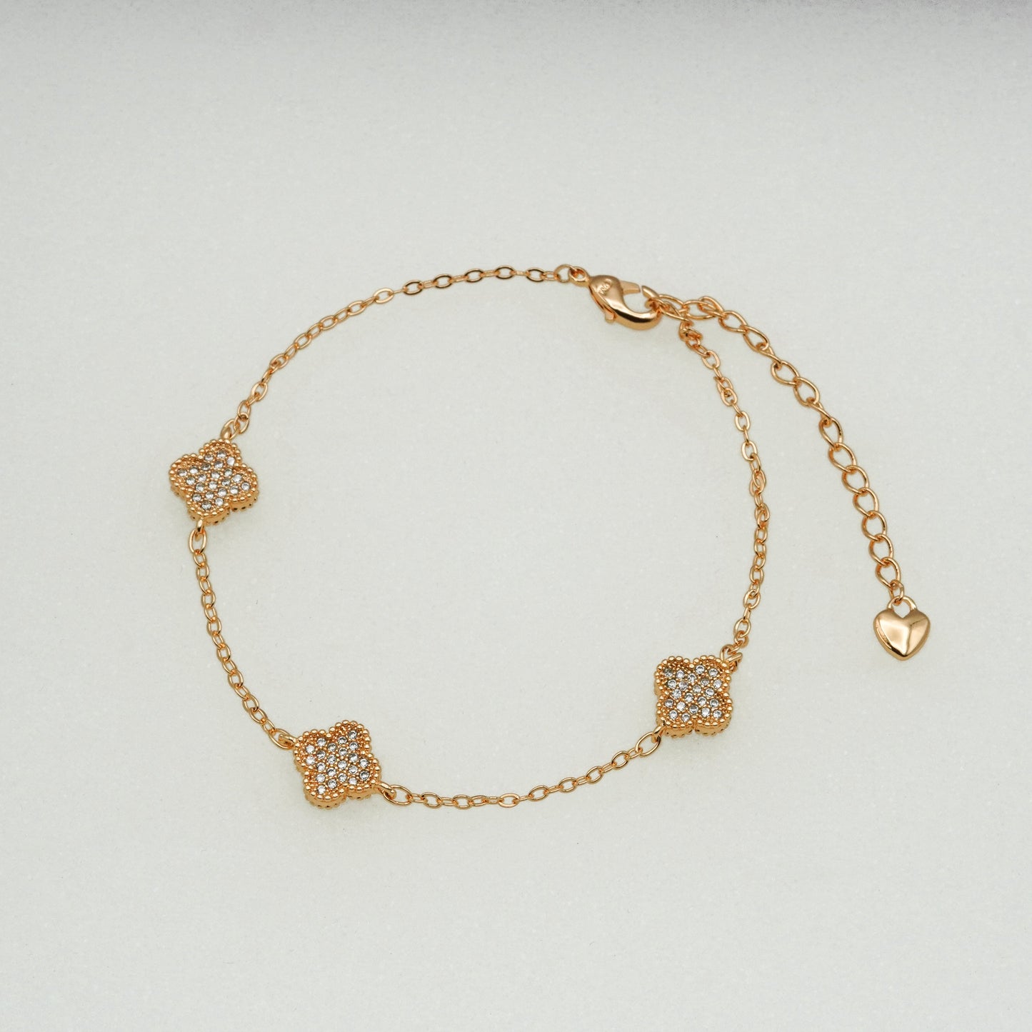 Elegant Gold Clover Bracelet