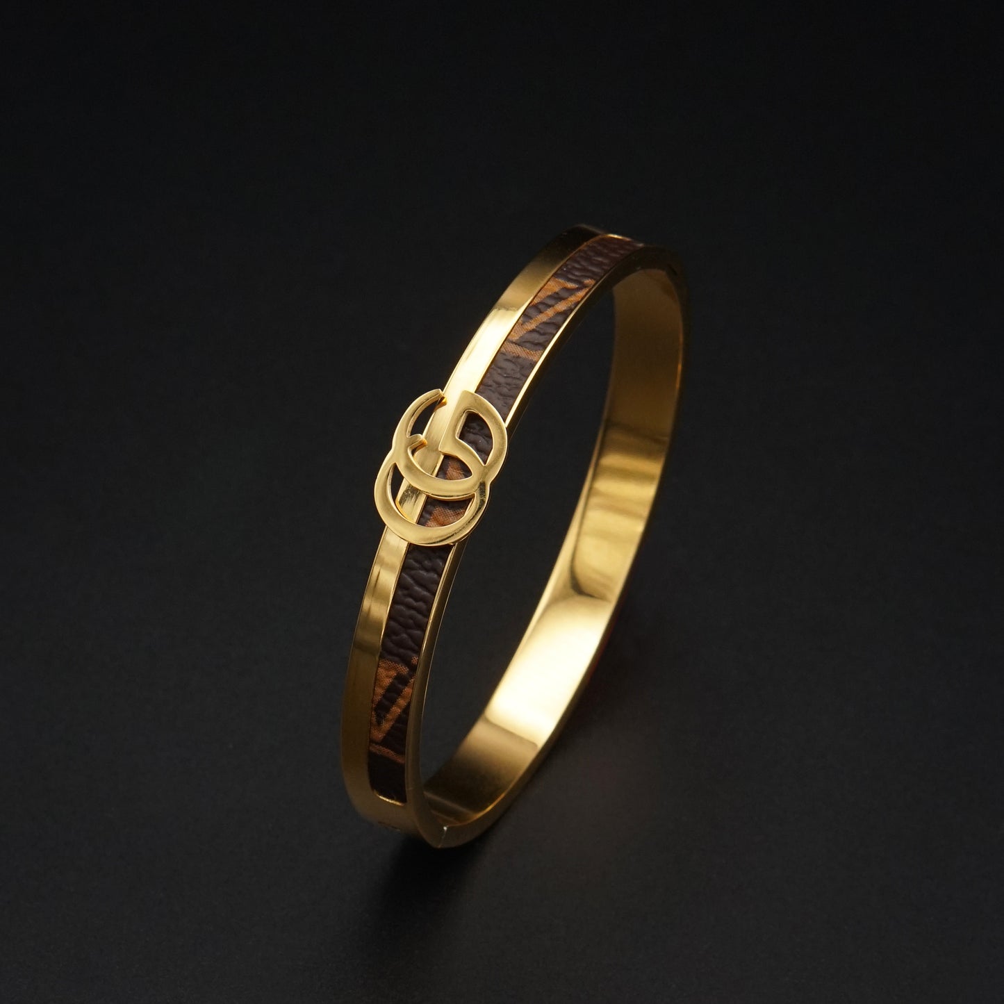 Gucci Luxurious Gold Cuff Bracelet