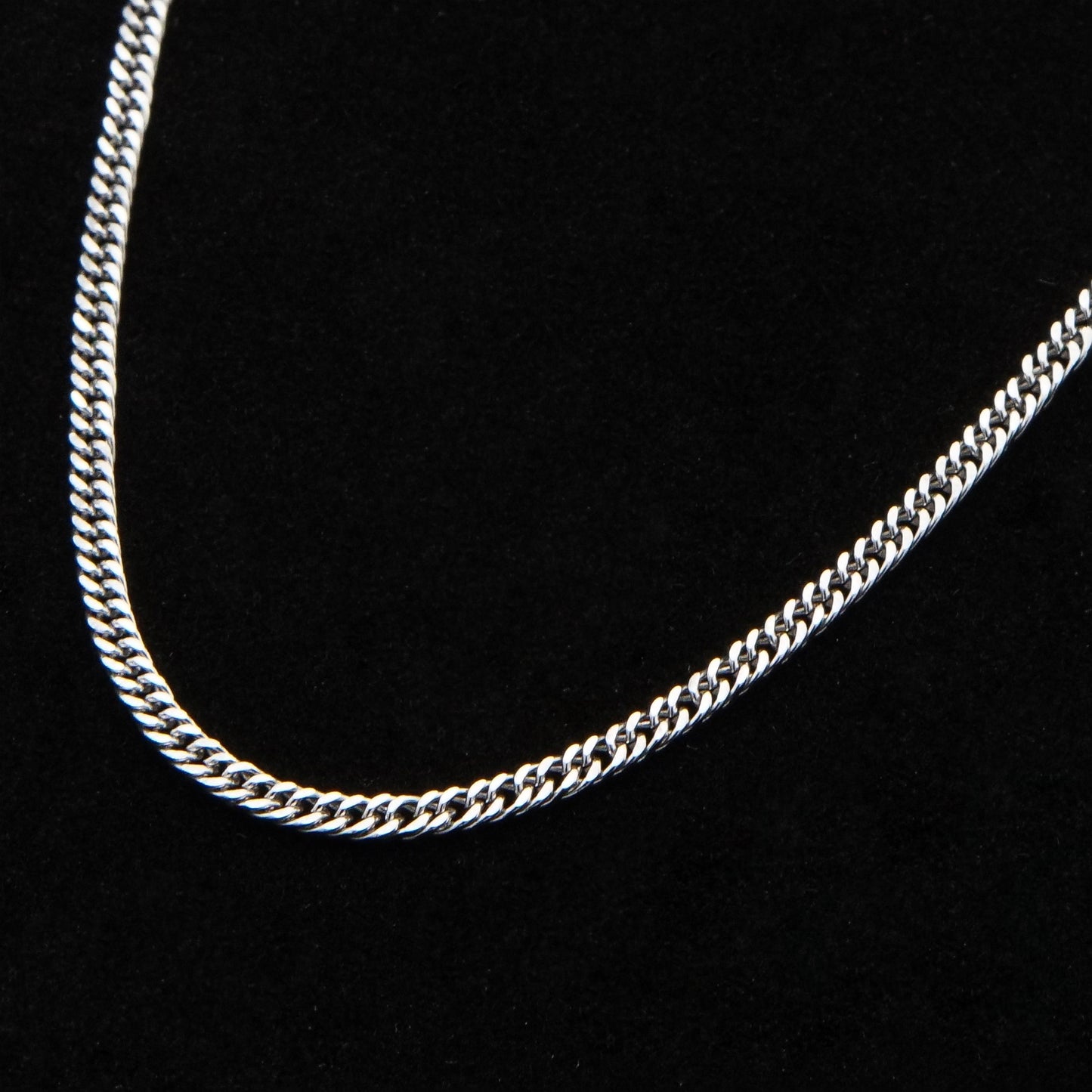 Sleek Silver-Toned Minimalist Chain Necklace