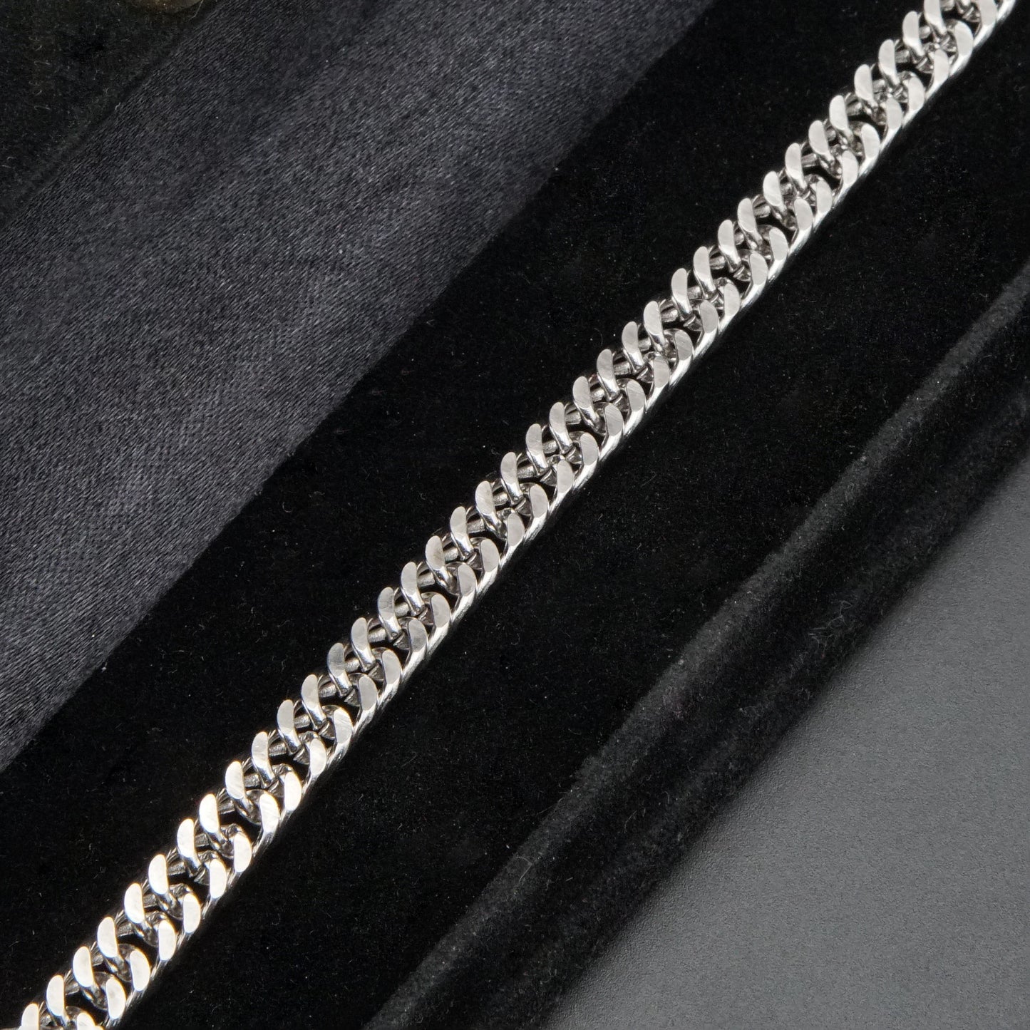 Sleek Silver Curb Chain Bracelet