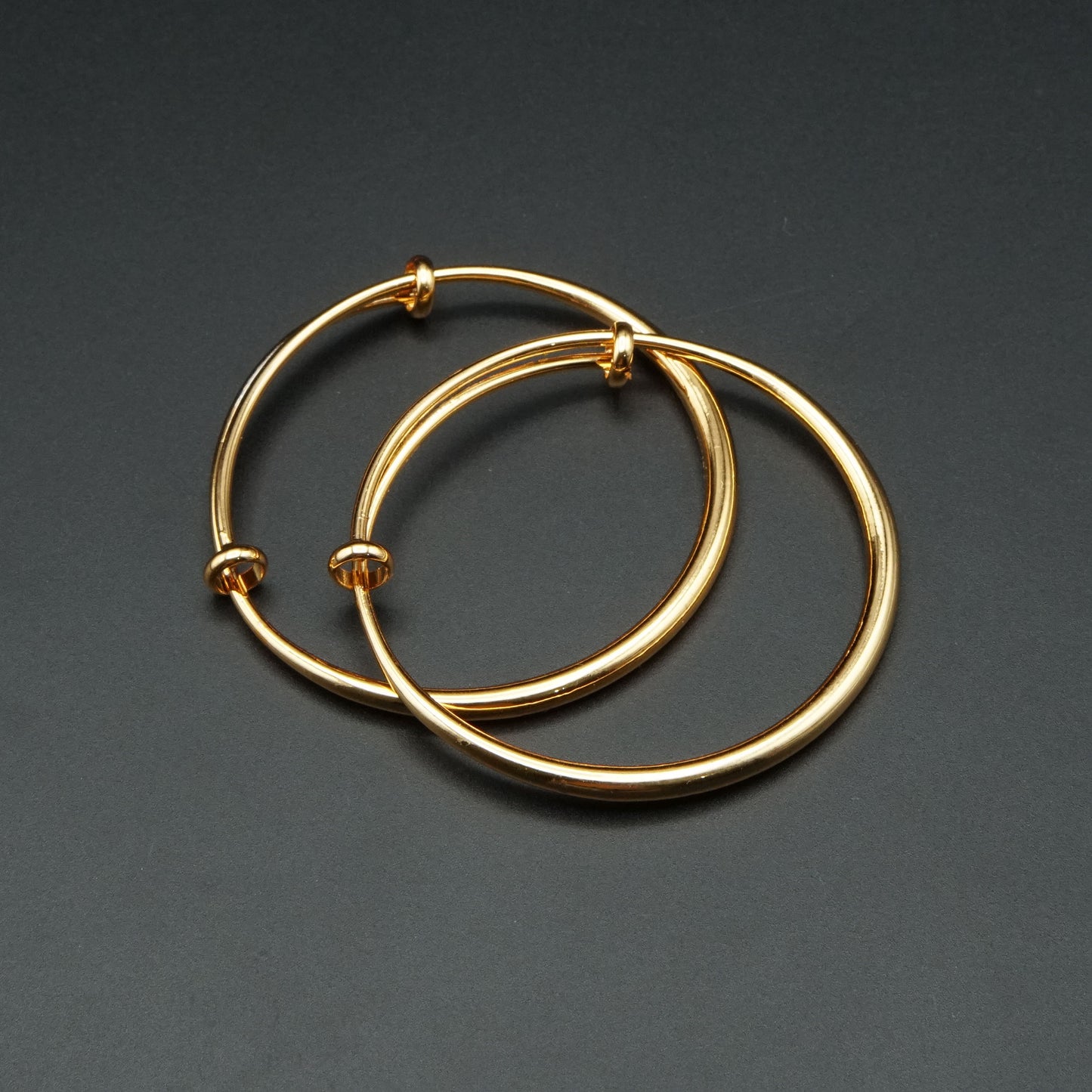 Elegant Gold Artful Bangle